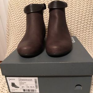 ECCO Sculptured Ankle Zip Boots, Size 10, Coffee Color